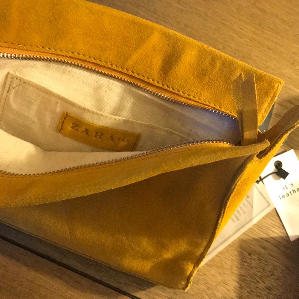Leather Zara pouch •new•